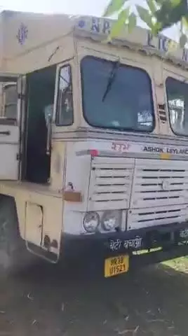 जावर पुलिस ने ट्राला HR 38U 1521 को चालक मुकेश सिसोदिया,निवासी जिला मथुरा उ.प्र.को शराब पीकर वाहन चलाने पर कार्यवाही की।