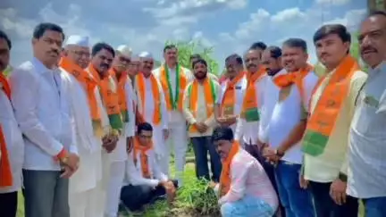 बदनापूर: जागतिक पर्यावरण दिनानिमित्त आमदार नारायण कुचे यांनी तळेगाव येथे लावली एक वृक्ष आईच्या नावाने