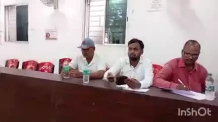बिहटा: बिहटा प्रखंड कार्यालय सभागार में बीस सूत्री सदस्यों की बैठक हुई