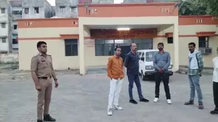 इटावा: सीतापुर में तैनात अध्यापक की बीमारी के चलते हुई मृत्यु, फ्रेंड्स कॉलोनी थाना पुलिस ने करवाया पोस्टमार्टम