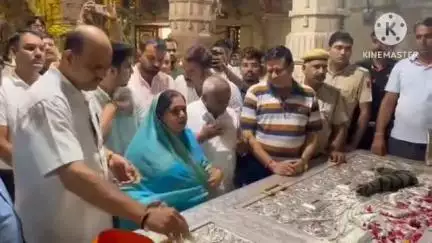 भदेसर: प्रभारी मंत्री डॉ. मंजू बाघमार ने मंडफिया स्थित भगवान सांवलिया सेठ मंदिर में पूजा कर प्रदेश की खुशहाली की कामना की