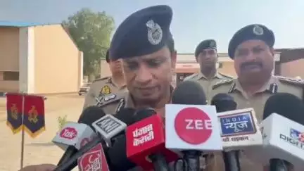 आज़मगढ़: ADG पीयूष मोडिया ने कहा कि सोशल मीडिया प्लेटफार्म पर किसी की भावनाओं को आहत पहुंचाने वालों पर कार्रवाई निश्चित होगी