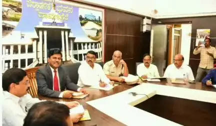ದಾವಣಗೆರೆ: ವಾರದಲ್ಲಿ ಎಲ್ಲಾ ಶಾಲಾ-ಕಾಲೇಜುಗಳು ತಂಬಾಕು ಮುಕ್ತವೆಂದು ವರದಿ ನೀಡಿ: ನಗರದಲ್ಲಿ ಅಧಿಕಾರಿಗಳಿಗೆ ಎಡಿಸಿ ಸೂಚನೆ