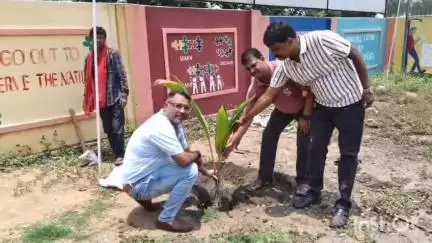 रामगढ़: डीएवी पब्लिक स्कूल, बरकाकाना में विश्व पर्यावरण दिवस पर 'एक पेड़ मां के नाम' मिशन के तहत पौधारोपण