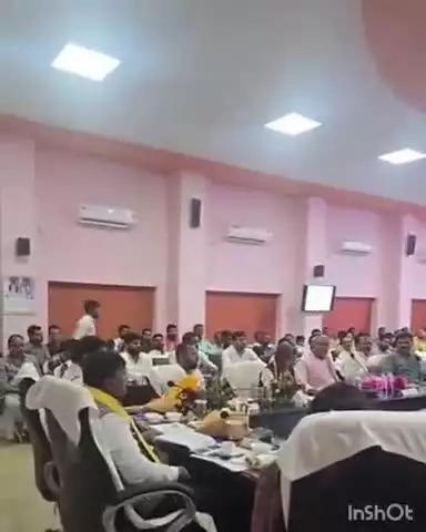बेमेतरा: बेमेतरा जिला पंचायत में प्रदेश के वन मंत्री केदार कश्यप ने जिले के अधिकारियों के साथ की समीक्षा बैठक