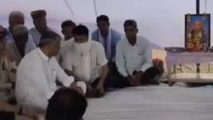 तिंवरी: भोपालगढ़ दौरे पर पहुंचे ओसियां विधायक भैराराम सियोल, परिजनों को बंधाया ढांढस