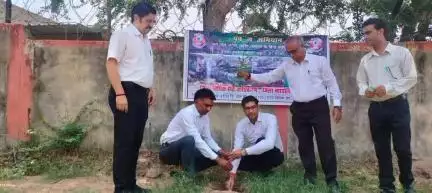 अलीराजपुर: आलीराजपुर जिला न्यायालय परिसर में विश्व पर्यावरण दिवस पर ‘पंच-ज’ अभियान के तहत वृक्षारोपण किया गया