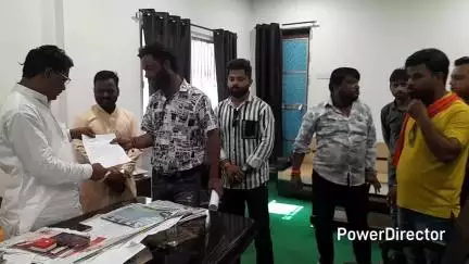 परसिया: परासिया: पोस्टमार्टम के लिए स्वास्थ्य विभाग के कर्मचारी राशि मांगते हैं, मोक्षधाम सेवा समिति ने सौंपा ज्ञापन