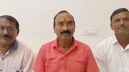 जळगाव: पक्षाच्या विश्वासाला तडा जावू देणार नाही ! - ठाकरे गटाचे उपनेते गुलाबराव वाघ यांची निवासस्थानी प्रतिक्रीया