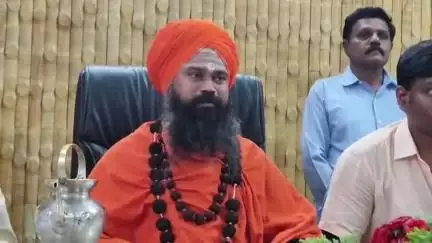 ಮಧುಗಿರಿ: ಸಿದ್ದರಬೆಟ್ಟದಲ್ಲಿ  ಜೂನ್ 8 ರಂದು ಸಾಮೂಹಿಕ ವಿವಾಹ ಪಟ್ಟಣದಲ್ಲಿ ಸುದ್ದಿಗೋಷ್ಠಿ ನಡೆಸಿದ ವೀರಭದ್ರ ಶಿವಾಚಾರ್ಯ ಸ್ವಾಮೀಜಿ