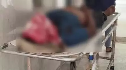 लोहरदगा: टोटो जंगल में मडवा खुट्टा काटने गए ग्रामीण की मौत, मां समझकर बेटे को सहलाती रही, लोगों की नम हुईं आँखें