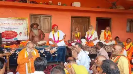 लटेरी: ग्राम मुरारिया के हनुमान टेकरी पर चल रहे यज्ञ और कथा में शामिल हुए विधायक