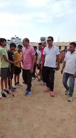 श्योपुर महाविद्यालय मैदान पर खेल विभाग द्वारा आयोजित ग्रीष्म कालीन शिविर में आज पहुंचकर खिलाड़ियों का उत्साह वर्धन किया।