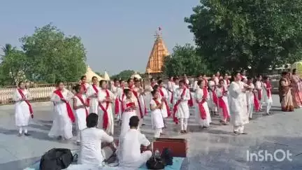 उज्जैन शहर: गंगा दशहरा पर्व पर महाकाल मंदिर परिसर में नृत्य से हो रही है महाकाल की आराधना
