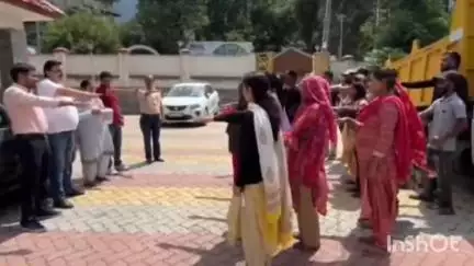 भुंतर: नगर पंचायत भुंतर में पर्यावरण दिवस के अवसर पर मां के नाम एक पेड़ लगाने का कार्यक्रम आयोजित