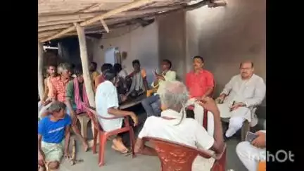 पोड़ैयाहाट: आदिवासी सरना धर्म कोड लागू करने की मांग के साथ झारखंड मुक्ति मोर्चा ने पोड़ैयाहाट प्रखंड के कई गांवों का दौरा किया