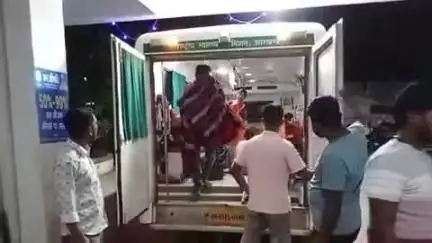 गुमला: हर्रा मोड़ के पास अज्ञात वाहन की टक्कर से बाइक सवार तीन घायल, एक रिम्स रेफर