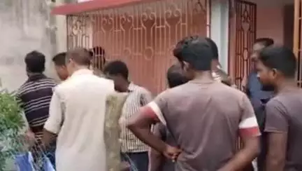 निरसा/चिरकुंडा: पोद्दारडीह में शिक्षक के घर अज्ञात चोरों ने की चोरी, आभूषण लेकर फरार
