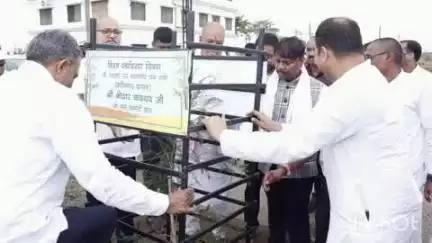 नवागढ़: कठिया में वन मंत्री केदार कश्यप ने विश्व के सबसे बड़े बैंबू टावर का किया अवलोकन