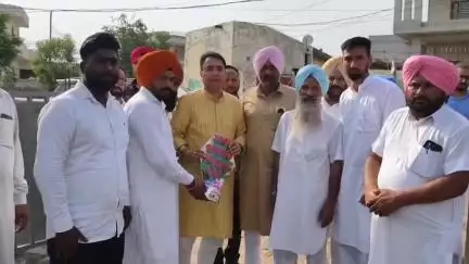 ਸੁਨਾਮ: ਸੁਨਾਮ ਦੇ ਉਪਲੀ ਪਿੰਡ ਪਹੁੰਚੇ ਅਮਨ ਅਰੋੜਾ ਵੱਲੋਂ 5 ਲੱਖ ਰੁਪਏ ਦੇ ਖੇਡ ਸਟੇਡੀਅਮ ਦਾ ਰੱਖਿਆ ਗਿਆ ਨੀਹ ਪੱਥਰ