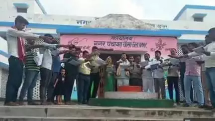 चौसा: चौसा नगर पंचायत परिसर में विश्व पर्यावरण दिवस पर सामूहिक रूप से पौधारोपण किया गया