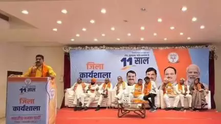 दलौदा: यश नगर के पास मोदी सरकार के 11 साल पूरे होने पर निजी गार्डन में कार्यशाला का आयोजन