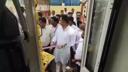 ಮಧುಗಿರಿ: ಪಟ್ಟಣದಲ್ಲಿ ಹೈಟೆಕ್‌ ಸಂಚಾರಿ ಆರೋಗ್ಯ ಕ್ಲಿನಿಕ್ ಲೋಕಾರ್ಪಣೆ ಮಾಡಿದ ಎಂಎಲ್ಸಿ ಆರ್ ರಾಜೇಂದ್ರ
