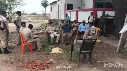 गोह: भुरकुंडा पथरबाजी मामले में दूसरे पक्ष ने थाने में दिया आवेदन, 77 लोगों को बनाया अभियुक्त