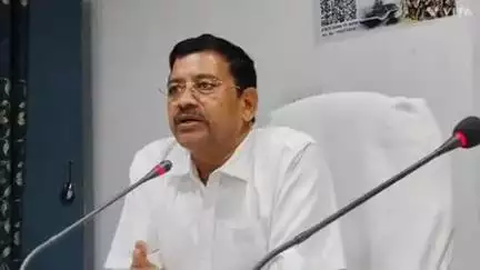 निवाड़ी: निवाड़ी: सोशल मीडिया पर भड़काऊ पोस्ट न डालें, कलेक्ट्रेट सभागार में पुलिस अधीक्षक रेसिंग नरवरिया ने कहा