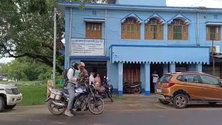महागामा: महागामा थाना गेट के सामने एंटी क्राइम अभियान के तहत वाहन चेकिंग अभियान चलाया गया