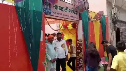 धनौरा: गजरौला नगर स्थित मां काली देवी मंदिर पर हवन पूजन के बाद भंडारे का हुआ आयोजन, सैकड़ों लोगों ने प्रसाद किया ग्रहण