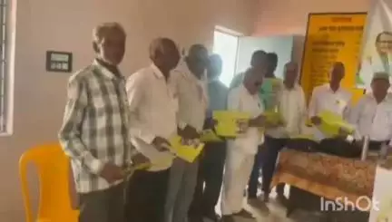 मझोली: ग्राम अभाना में विकसित कृषि संकल्प अभियान के तहत कृषि संगोष्ठी का आयोजन