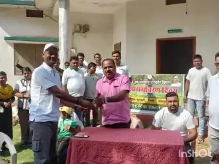 कुनकुरी: कुंकुरी: विश्व पर्यावरण दिवस पर उपवनमंडलाधिकारी कार्यालय के आसपास पौधारोपण किया गया, पौधों को बचाने का लिया गया संकल्प