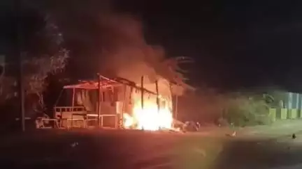 माजलगाव: शहरातील ग्रामीण पोलीस स्टेशन जवळ चहाच्या हॉटेलमध्ये  स्फोट
