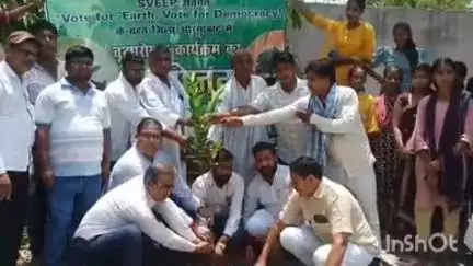 मदनपुर: विश्व पर्यावरण दिवस पर प्रोजेक्ट जयप्रभा कन्या उच्च माध्यमिक विद्यालय मदनपुर में बीडीओ ने पौधारोपण किया