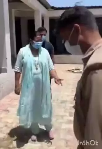 एत्मादपुर: जलेसर रोड स्थित एबीसी सेंटर का महापौर ने किया निरीक्षण, अव्यवस्थाओं को देखकर नाराजगी जाहिर की