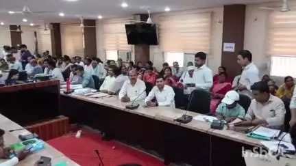 हाजीपुर: हाजीपुर समाहरणालय में ग्राम कचहरी न्याय मित्र पद के चयनित अभ्यर्थियों का प्रमाण पत्र सत्यापन कार्यक्रम आयोजित