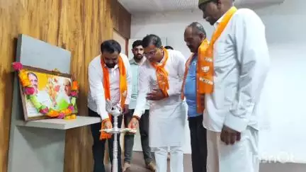 જૂનાગઢ: જિલ્લા ભાજપ કાર્યાલય ખાતે જિલ્લા પ્રમુખની અધ્યક્ષતામાં જુનાગઢ તાલુકાના બુથ પ્રમુખો સાથે બેઠક મળી
