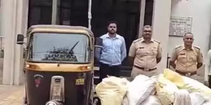 कोरपना: ऑटो मधून सुगंधी तंबाखूंची वाहतूक सहा लाखांचा मुद्देमाल जप्त राजुरा येथील घटना