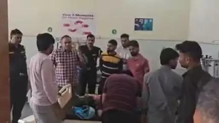 बाह: बटेश्वर दर्शन कर लौट रही महिला बाइक से गिरी, गंभीर हालत में आगरा रेफर