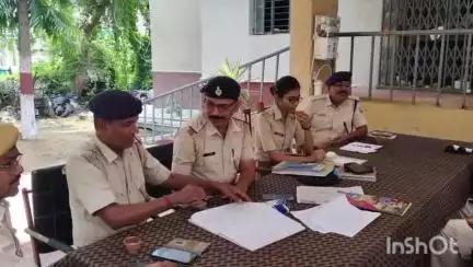 तारापुर: आगामी 7 जून को बकरीद पर्व को लेकर तारापुर थाना परिसर में शांति समिति की बैठक आयोजित की गई