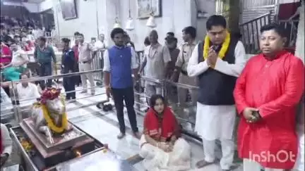 उज्जैन शहर: केंद्रीय मंत्री शांतनु ठाकुर ने विश्व प्रसिद्ध बाबा महाकाल मंदिर में किए दर्शन