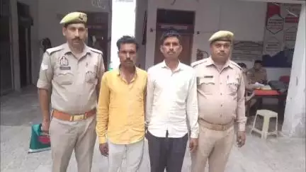 इटावा: फ्रेंड्स कॉलोनी थाना पुलिस ने 2 NBW के वारंटियों को गिरफ्तार कर न्यायालय में पेश किया