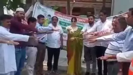 बहेड़ी: नगर पालिका परिसर स्थित वेस्ट टू वंडर पार्क में विश्व पर्यावरण दिवस के मौके पर किया गया वृक्षारोपण