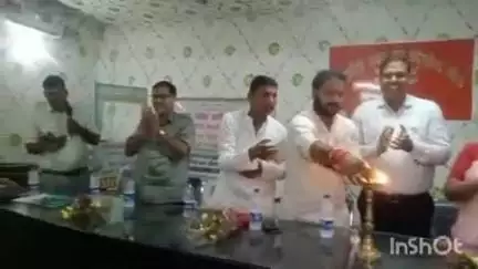 मदनपुर: मदनपुर प्रखंड मुख्यालय स्थित बहुउद्देशीय भवन में खरीफ महाभियान के तहत प्रशिक्षण कार्यक्रम का आयोजन हुआ