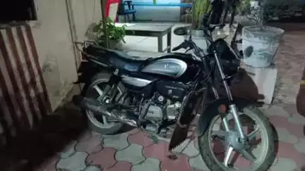 କେନ୍ଦୁଝର ସହର: ସୁଆଁପଦା ଛକରେ ଚୋରି କରୁଥିବା ବେଳେ ଲୋକଙ୍କ ହାବୁଡ଼ରେ ପଡି ଉତ୍ତମ ମଧ୍ୟମ ଖାଇ ଥାନାରେ ଜିମା ଦେଲେ ଲୋକେ