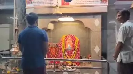 खंडवा नगर: खंडवा के सिद्धेश्वर हनुमान मंदिर में श्रद्धालुओं ने की पूजा-अर्चना
