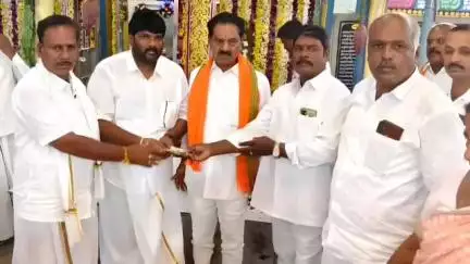 గంగాధర నెల్లూరు: వెదురుకుప్పం మండలంలో పర్యటించిన మాజీ డిప్యూటీ సీఎం నారాయణస్వామి