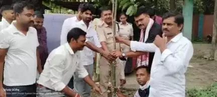 आज विश्व पर्यावरण दिवस के अवसर पर कटिहार जिला के विभिन्न थाना में वृक्षारोपण कार्यक्रम आयोजित किया गया I