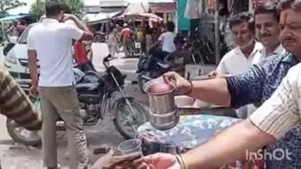 सादाबाद: तहसील क्षेत्र में धूमधाम से मनाया गया गंगा दशहरा, जगह-जगह लगाई गई ठंडे मीठे शरबत की प्याऊ